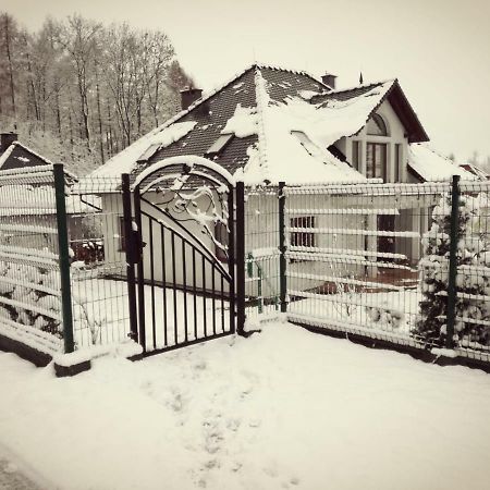 Nibylandia Dom pod Lasem Nowa Wies Grodziska Exterior foto